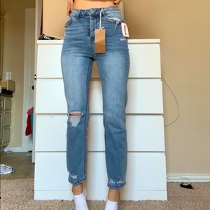 straight leg midwashjeans made of recycled plastic